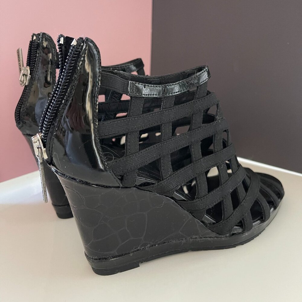 Donald J Pline Women Petite Wedge